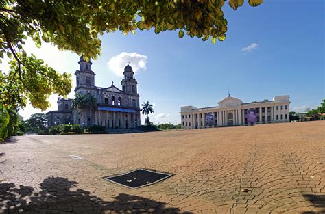 Managua Nicaragua Antigua Catedral De Managuasantiago Y Palacio