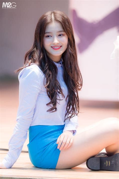 Pin By Hesan Karami On Nancy Momoland In 2020 Nancy Jewel Mcdonie