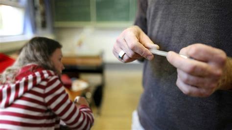Gesetzeslücke Lehrer darf Sex mit 14 Jähriger haben NDR de Fernsehen Sendungen A Z