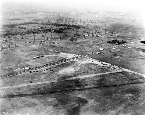 Aerial photographer of the intersection of Wilshire Blvd and Fairfax