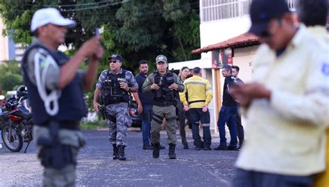 Polícia faz reconstituição da morte de Débora Vitória no bairro Ilhotas