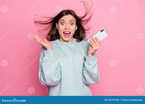 Photo Of Hooray Bob Hairstyle Millennial Lady Hold Telephone Wear