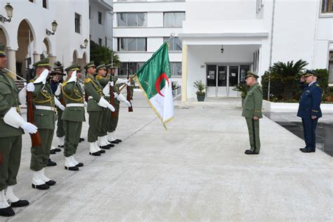 MDN le Général dArmée Saïd Chanegriha préside une cérémonie à l