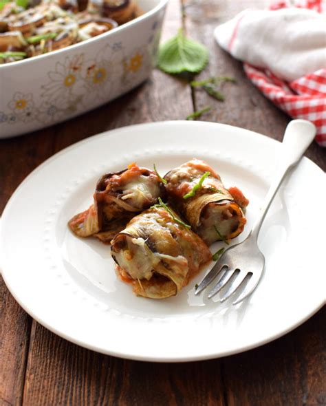 Rollitos De Berenjena Rellenos De Carne Bizcochos Y Sancochos