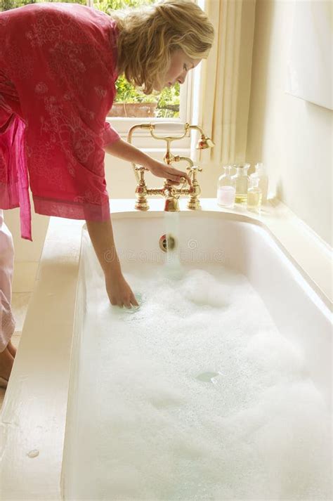 Blonde Woman Bathtub Stock Photos Free Royalty Free Stock Photos From Dreamstime