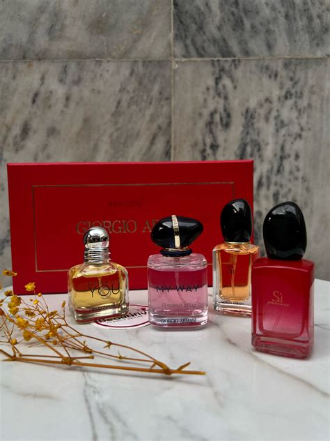 Giorgio Armani Perfume Gift Set for Her (25ml x4 Price in Pakistan