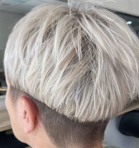 Pin By Nape Buzzer On Bleached Blonde W Dark Napes In 2023 Two Toned