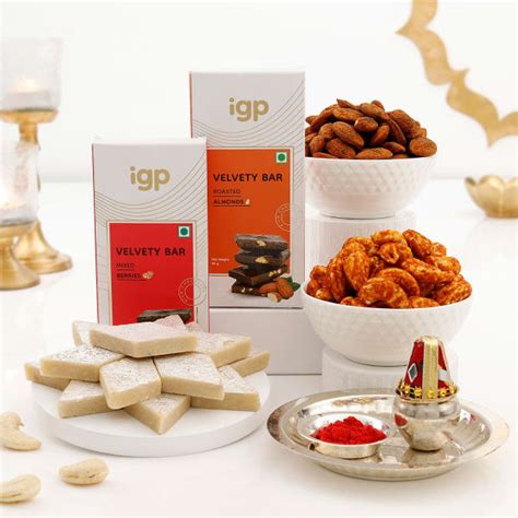 Buy Send Festive Elegance Bhai Dooj Hamper Online IGP JVS1268019