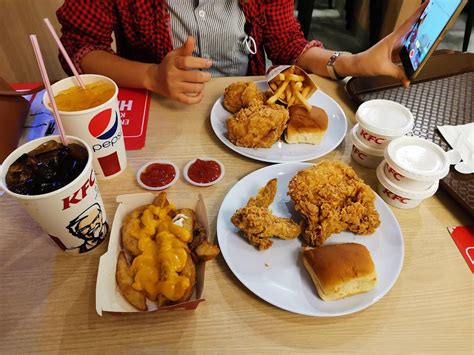 Kfc Petronas Senai Airport Drive Thru Di Bandar Senai