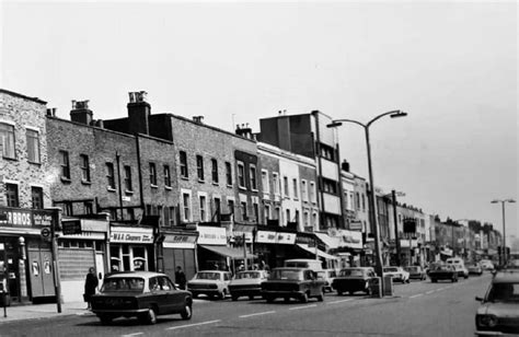 The Old Kent Road By Dun Cow Pub In Bermondsey South East England In