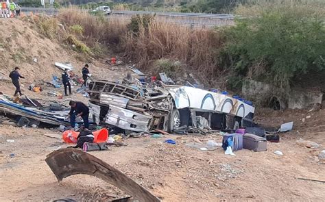 Volcadura de autobús en Nayarit deja al menos 10 muertos Telediario México