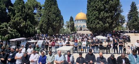 30 000 Warga Palestina Melaksanakan Salat Jumat Di Masjid Al Aqsa