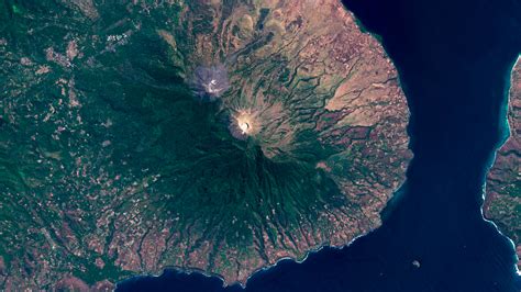 Volcanoes of Indonesia – Satellite images (Sentinel) 2020 – Øystein ...