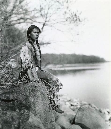 Fascinating On Twitter Ojibwe Woman In Ponemah Minnesota Photograph Taken By Roland W Reed