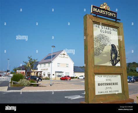 The starling cloud pub hi-res stock photography and images - Alamy