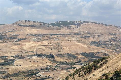 Premium Photo | Panoramic view of a mountain valley landscape in jordan