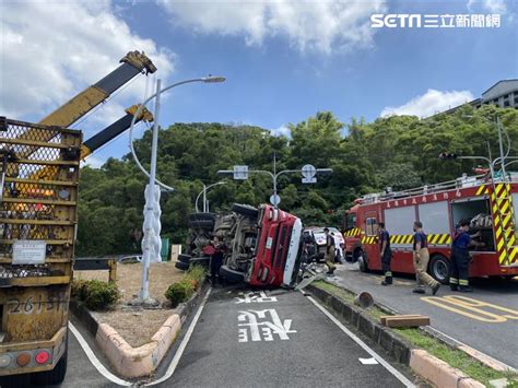 高雄水泥車90°詭側翻 駕駛「卡車內」3小時救出已死亡 社會 三立新聞網 Setncom