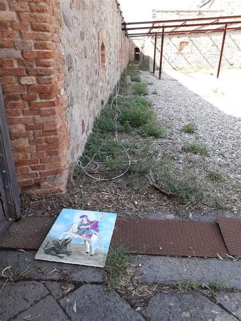 Vandali Devastano Il Forte Serra La Croce A Messina Presa Di Mira