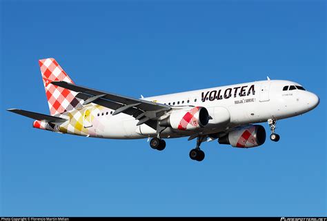 EC MUX Volotea Airlines Airbus A319 111 Photo By Florencio Martin