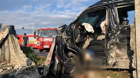 暖心爸開車載7學生上學 撞上迴轉車遇死劫 Ebc 東森新聞 Line Today