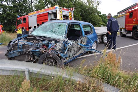 Reportnet De Gro Kreutz Schwerer Unfall Auf B Bei Jeserig