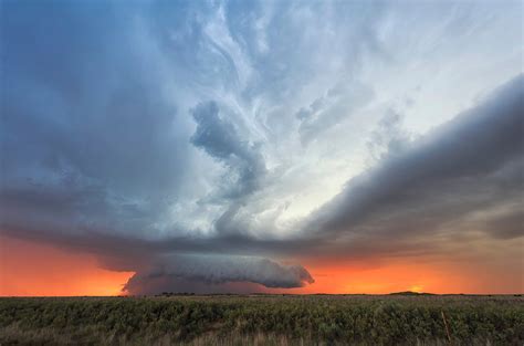 See Ominous Supercell Storm Clouds as They Barrel across the U.S. | Scientific American