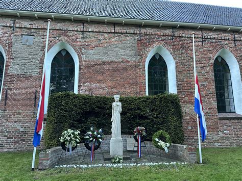 Druk Bezochte Dodenherdenking In Baflo Omroep Eemsdelta