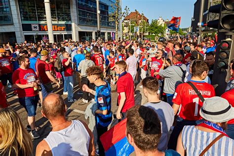 Bundesliga Aufstieg Heidenheim spielt bald in einer Liga mit München