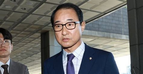 ‘민주당 돈봉투 의혹 이성만 13시간 검찰 조사“녹취록 편향 해석”