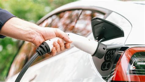 Concessionari Stellantis In Rivolta Le Auto Elettriche Non Si Vendono