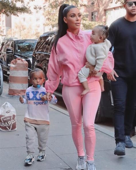 Photo Kim Kardashian Et Ses Enfants Saint Et Chicago West Purepeople