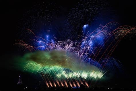 「万博夜空がアートになる日」で冬の花火を満喫してきました ぼちぼち