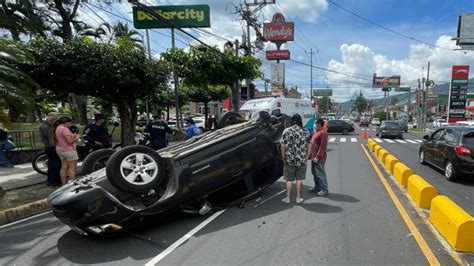 Cámara De Seguridad Capta Momento De Accidente De Tránsito En El Paseo