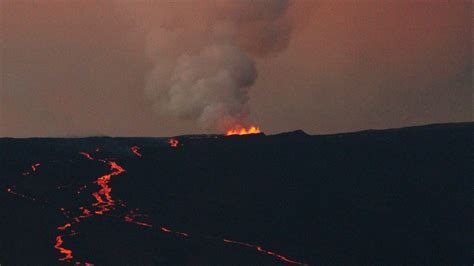 Why Hawaii’s volcanoes are different than most - Big Think