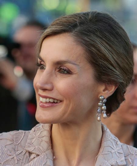 Un sí rotundo al look total nude de la reina Letizia