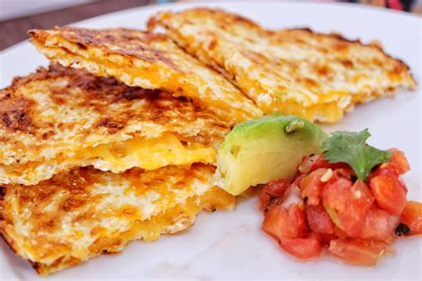 Mexican Cheese Quesadilla with Salsa Recipe - Dash of Ting