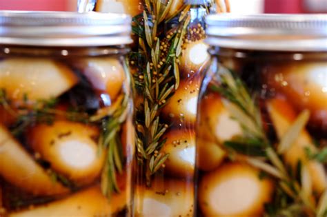 Spicy Pickled Eggs Pickled Eggs Recipe Irish Recipes Egg Recipes