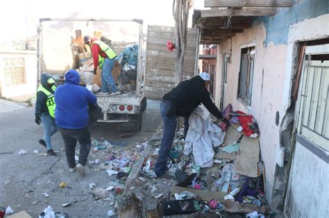 Retiran Basura Acumulada De Vivienda En La Colonia San Rafael La