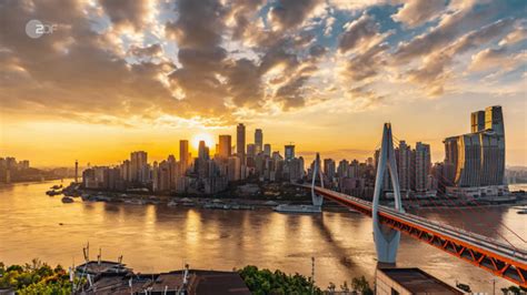 chongqing vibrierendes leben  der grossten stadt der welt infosperber
