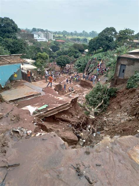 Drame Au Cameroun Leffondrement Du Mur De Berlin Fait Des