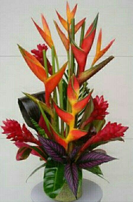 Pin By Martha L Pez On Arreglos Florales Tropical Flower Arrangements