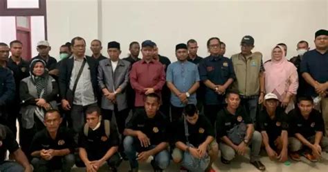 Dibebaskan Otoritas Thailand 28 Nelayan Aceh Tiba Di Kampung Halaman