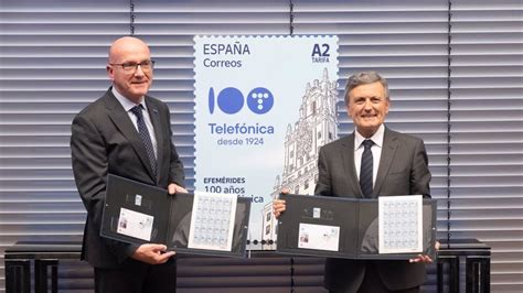 Correos presenta un sello que conmemora el centenario de Telefónica