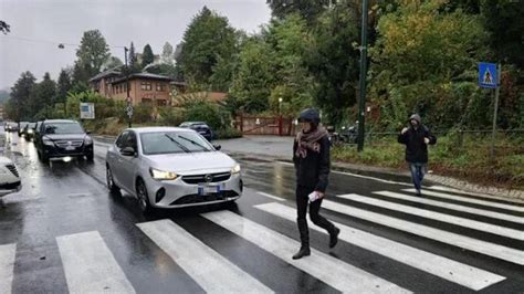 Sedicenne Muore Travolta Da Un Auto A Torino Era Fuggita Dallucraina