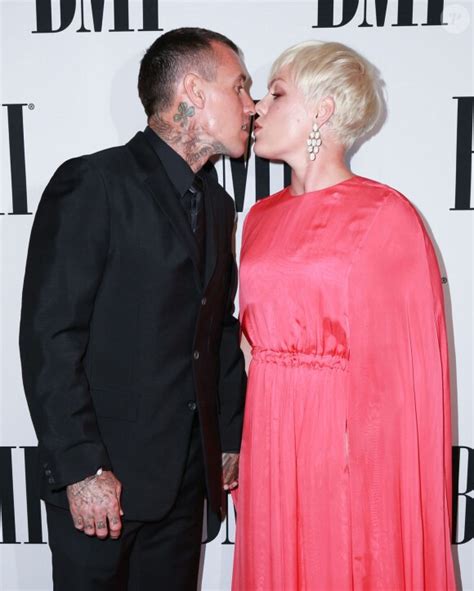 Photo Pink Et Son Mari Carey Hart La Me Soir E Annuelle De Bmi