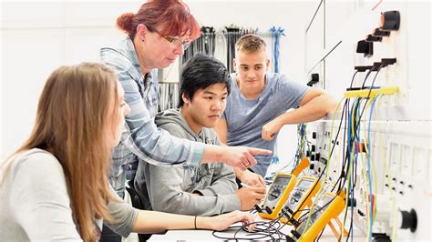 Ausbildung zum zur Elektroniker in für Geräte und Systeme m w d Wir