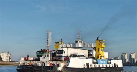 Woolwich Ferry - LET'S EXPLORE TRAVELING UNIVERSE