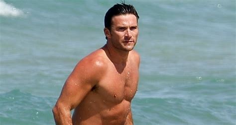 Scott Eastwood Goes Shirtless For Day At The Beach In Italy Scott Eastwood Shirtless Just