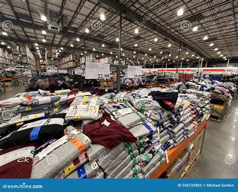 Costco Retail Store In Los Angeles Editorial Stock Photo Image Of