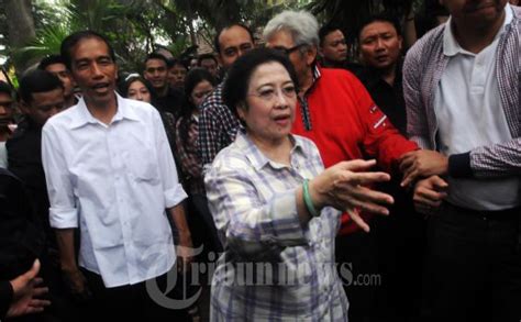 Megawati Ucapkan Selamat Kepada Jokowi Lewat Telepon